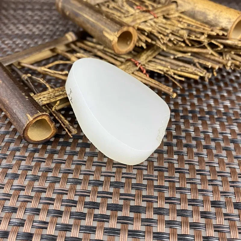 Natural Kunlun Jade Rough Nephrite Raw (38g,4.7X3.3X1.0cm)