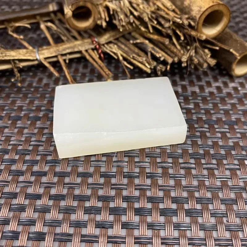 Natural Kunlun Jade Rough Nephrite Raw (42g,4.8X3.0X0.9cm)