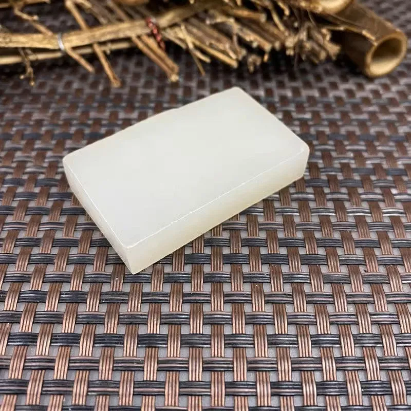 Natural Kunlun Jade Rough Nephrite Raw (42g,4.8X3.0X0.9cm)