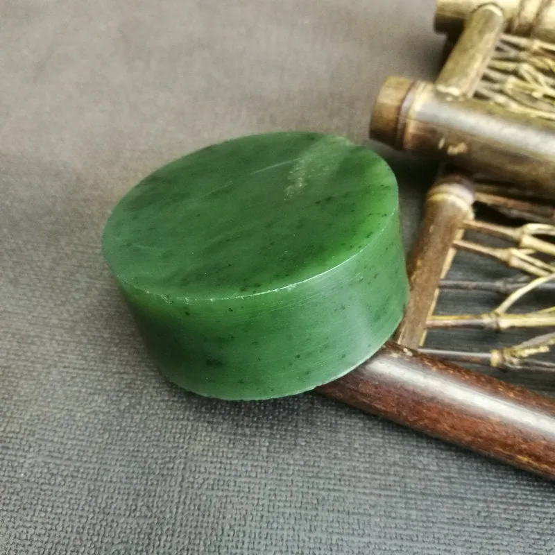 Natural Kunlun Jade Rough Nephrite Raw (5.6x2.5cm)