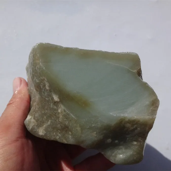 Natural Kunlun Jade Rough Nephrite Raw (656g, 9X6X5cm)