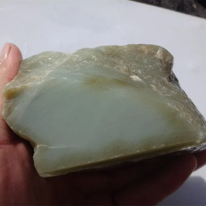 Natural Kunlun Jade Rough Nephrite Raw (656g, 9X6X5cm)