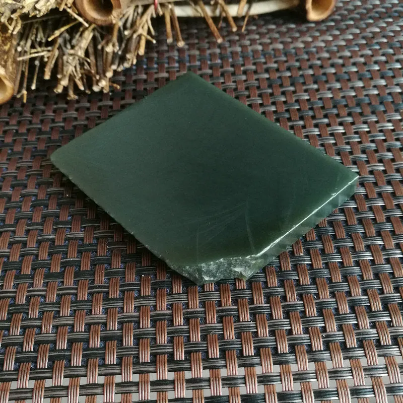 Natural Kunlun Jade Rough Nephrite Raw (92g,7X5.3X0.9cm)