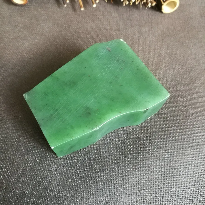 Natural Siberian Jade Rough Nephrite Raw (237g, 7x4x2.6cm)