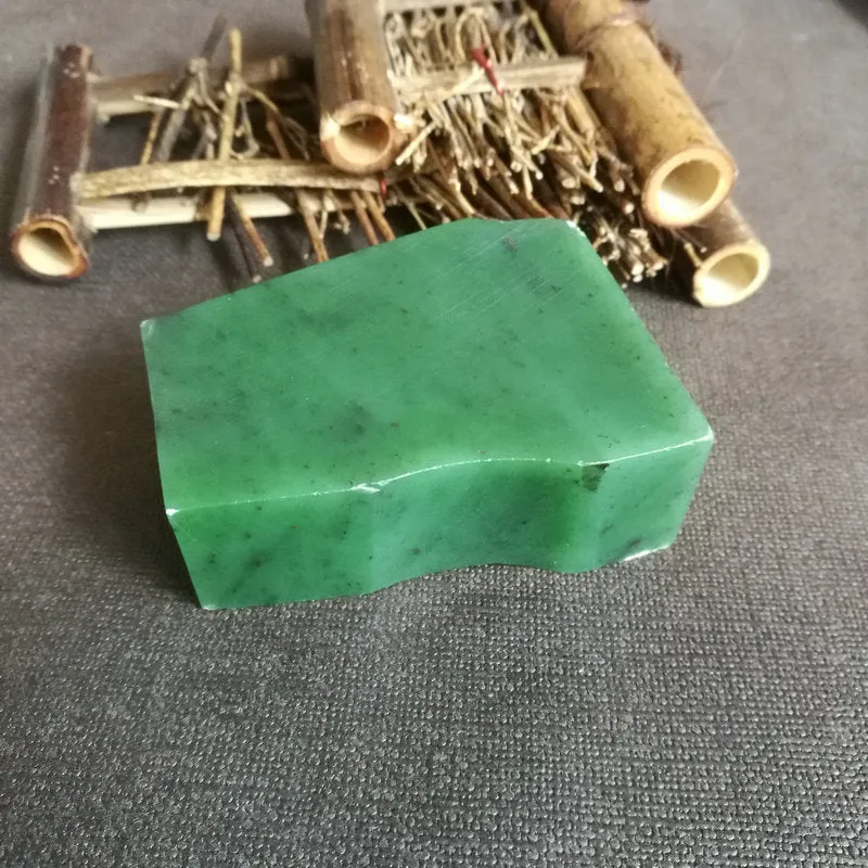 Natural Siberian Jade Rough Nephrite Raw (237g, 7x4x2.6cm)