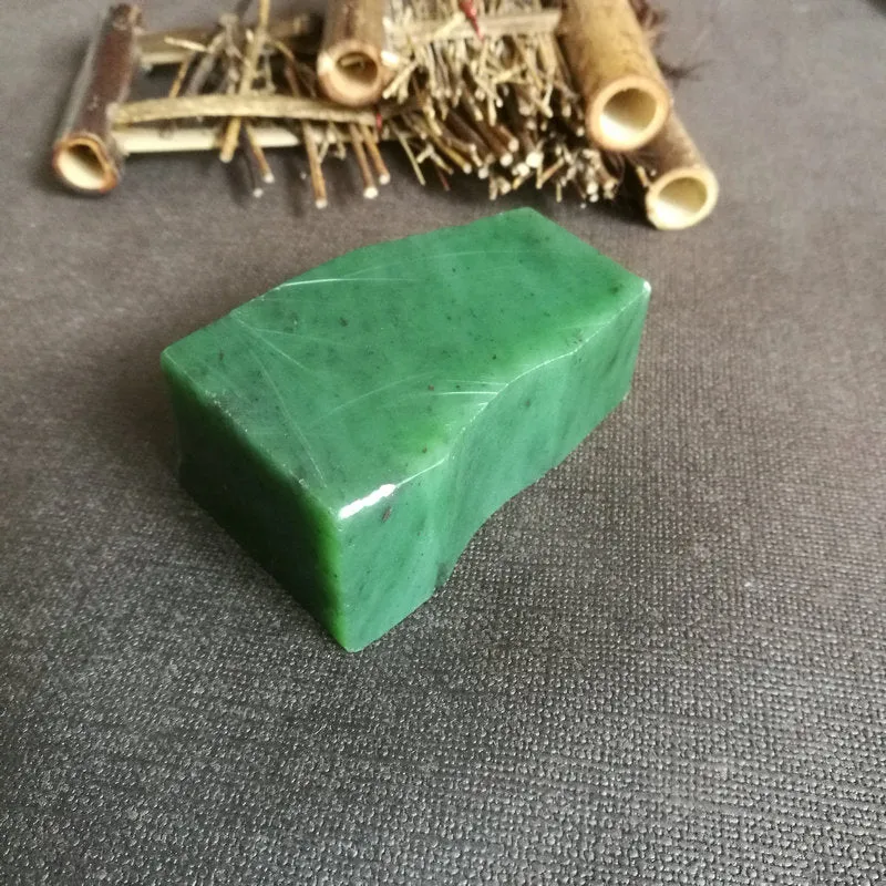 Natural Siberian Jade Rough Nephrite Raw (237g, 7x4x2.6cm)