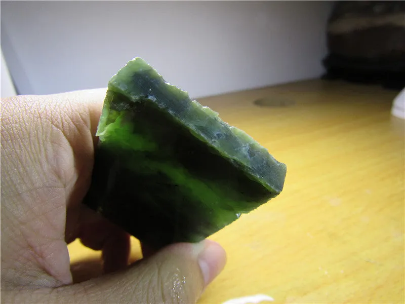 Natural Siberian Jade Rough Russia nephrite Raw (64.68g, 65X38X10mm)