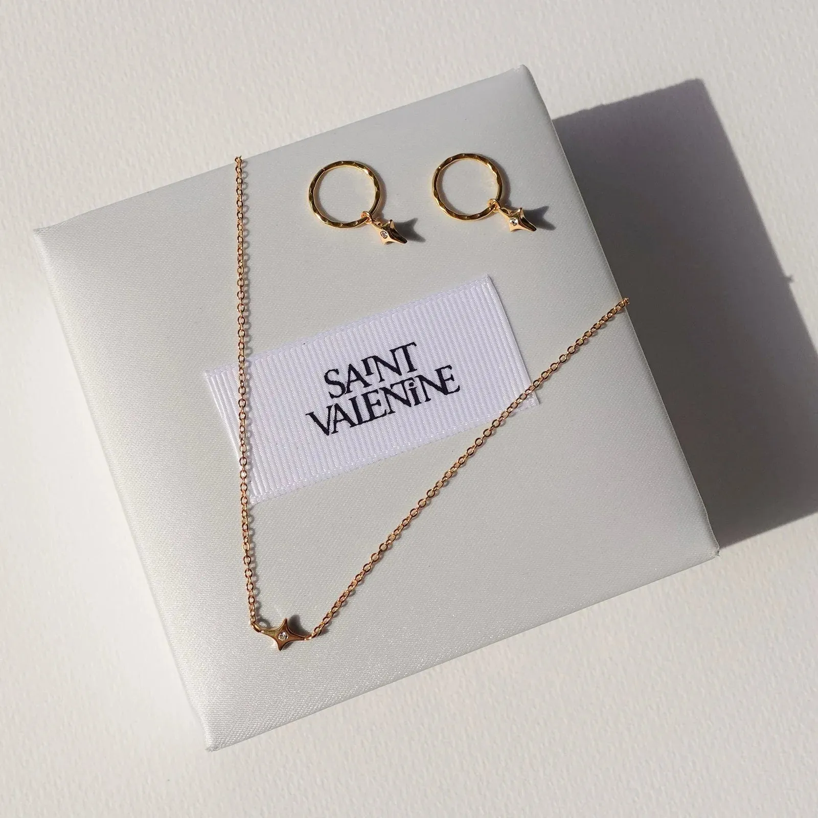 Saint Valentine Starburst Necklace - Gold