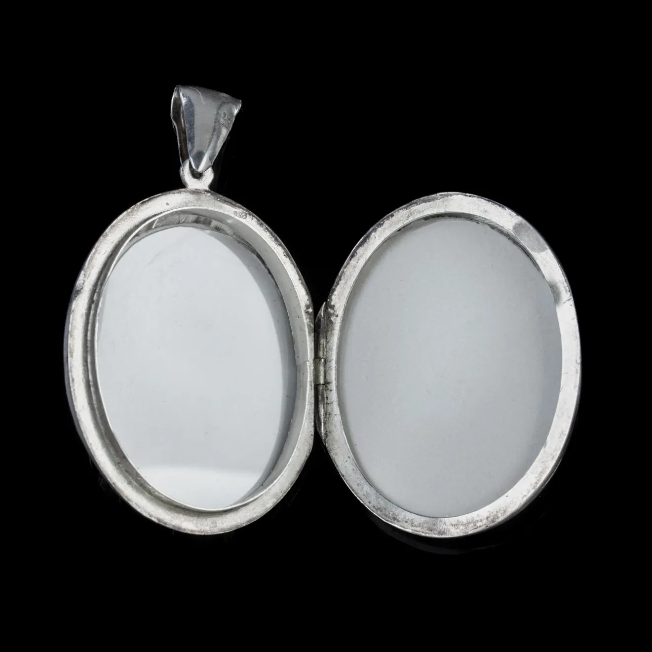 Vintage Ivy Locket Sterling Silver Circa 1980