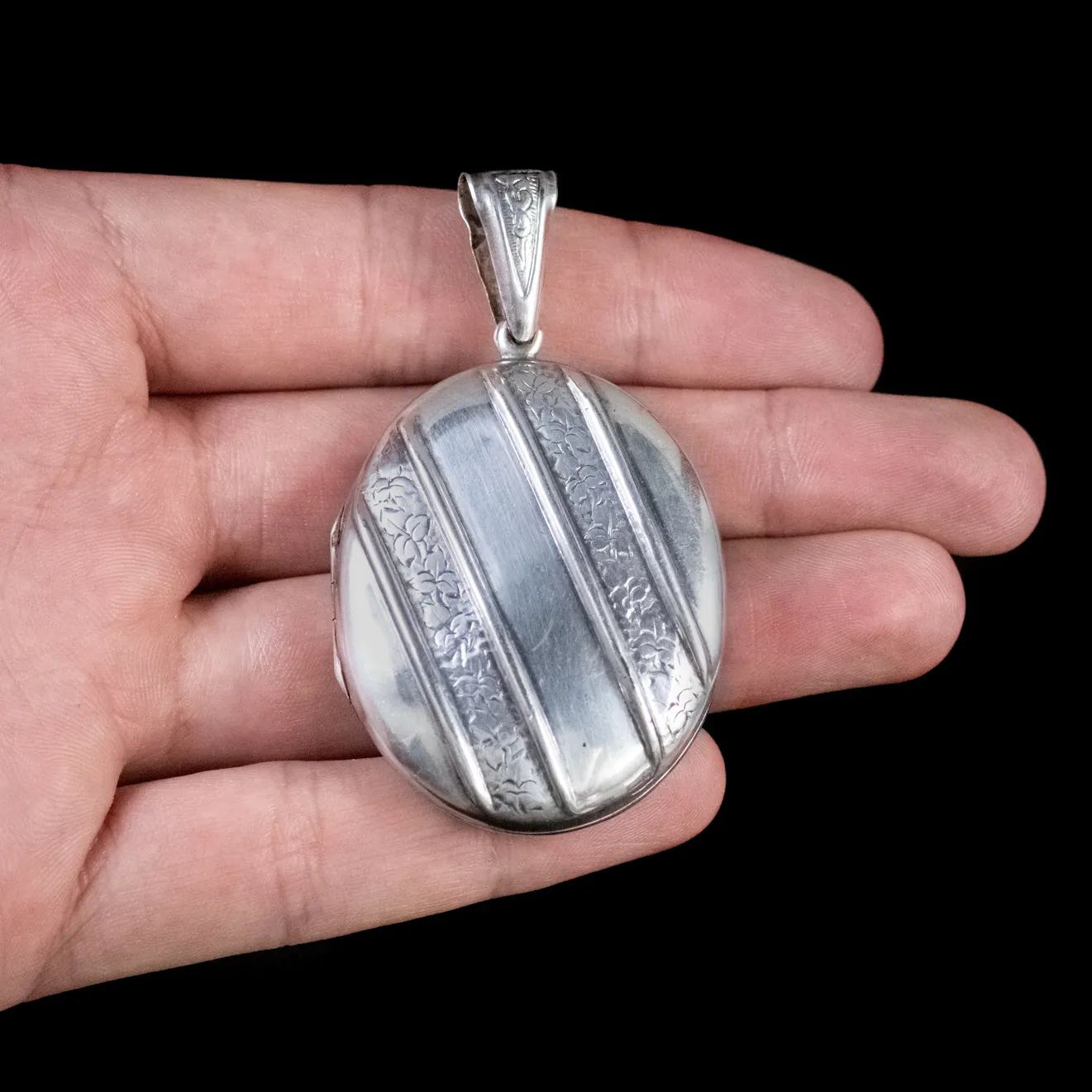 Vintage Ivy Locket Sterling Silver Circa 1980
